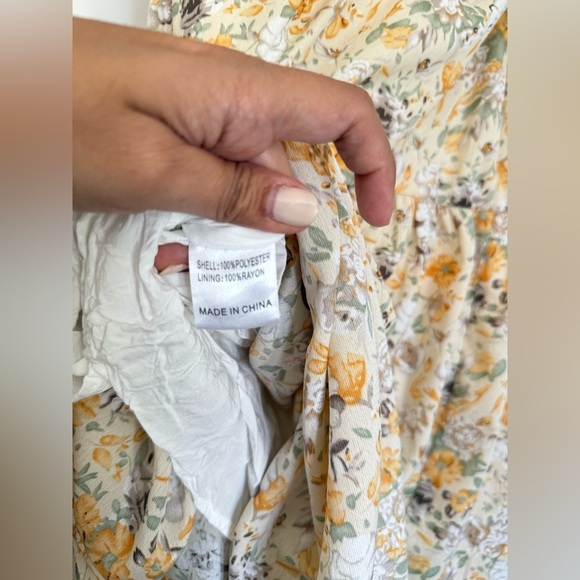 Kiss The Sky Tiered Maxi Dress - Puff Sleeve Open Back Cutout Ditsy Floral Dress - Picture 8 of 10